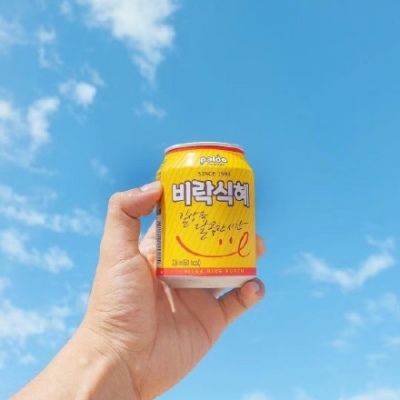知故  清新背景图蓝色  是夏天鸭