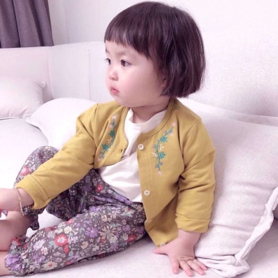 江喻绾    萌娃/可爱/踏遍星河，独爱你这颗星。?