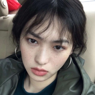 单人混网女头/黑夜不会亏待晚睡的人 它会赐你黑眼圈