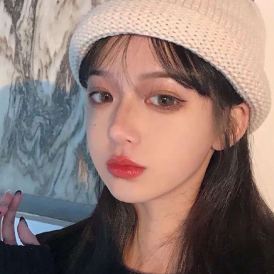 单人混网女头/黑夜不会亏待晚睡的人 它会赐你黑眼圈