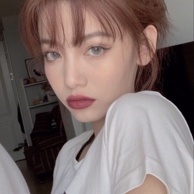 可爱时尚高冷女头/? ? ? ? ? ? ? ? ?