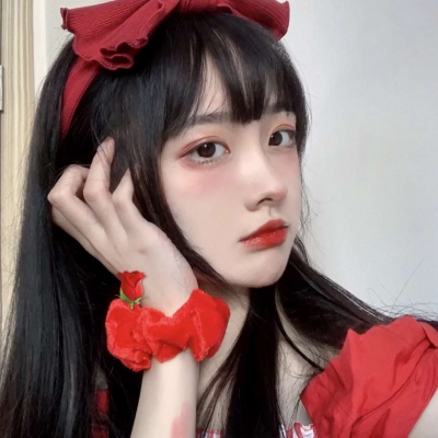 溺毙:红色系温柔治愈意境闺蜜女头.关于抵达你星球这件事我决定放弃了