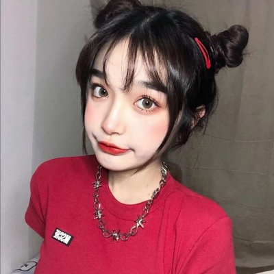 溺毙:红色系温柔治愈意境闺蜜女头.关于抵达你星球这件事我决定放弃了