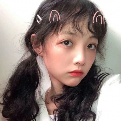 念七 卷发女生御姐可爱头像