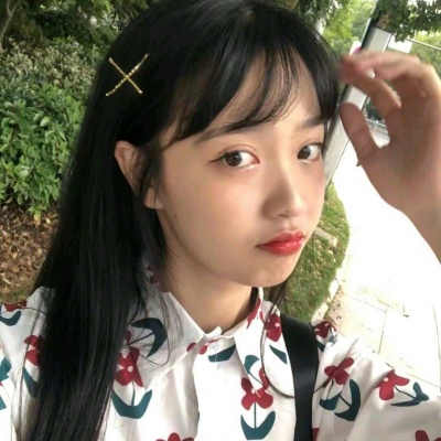 念七 卷发女生御姐可爱头像