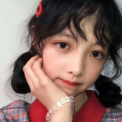 念七 卷发女生御姐可爱头像