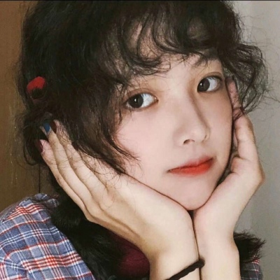 念七 卷发女生御姐可爱头像