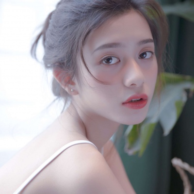 溺毙:唯美成熟风气质闺蜜女头.秋日黄昏 此路无行人