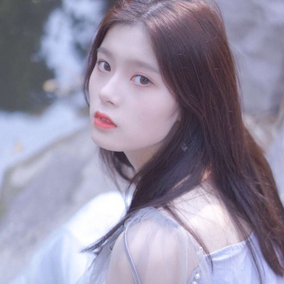 溺毙:唯美成熟风气质闺蜜女头.秋日黄昏 此路无行人