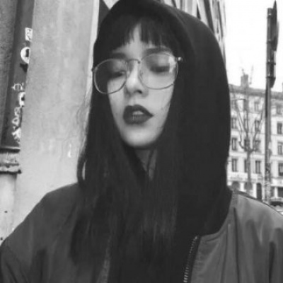 沈曦:黑白成熟丧系女头 别想我我很累.