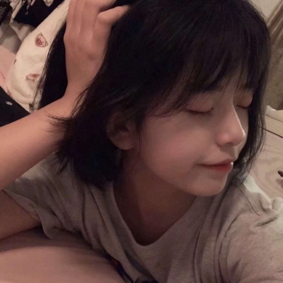 沈煜:ins风女头 我可以再等你一个秋天 但冬天你一定要来