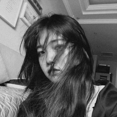 念七 黑白女生精致头像