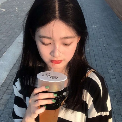 念七 ins魅力女生头像