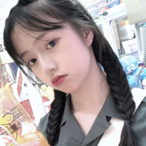 白灏宇:微信头像/女生/你一定要储蓄你的可爱 眷顾你的温柔 变得勇敢.