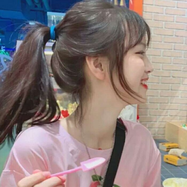安奈 清纯明朗女头 我不看月亮 也不想说你 这样 月亮和你都蒙在鼓里