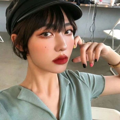 安奈 气质御姐风女头 你是云层里隐约可见的星光 是银河里掉下来的一颗糖