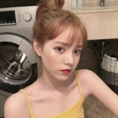 安奈 气质御姐风女头 你是云层里隐约可见的星光 是银河里掉下来的一颗糖
