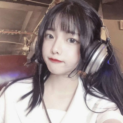 陆川泫 两人闺蜜ins头像/你的眼里有海 烟波蓝 泅泳的小鲸.