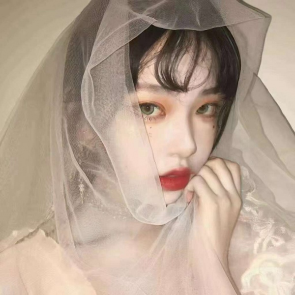 季清（微信气质女生头像）