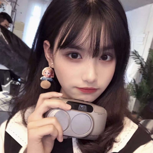 季清（微信气质女生头像）