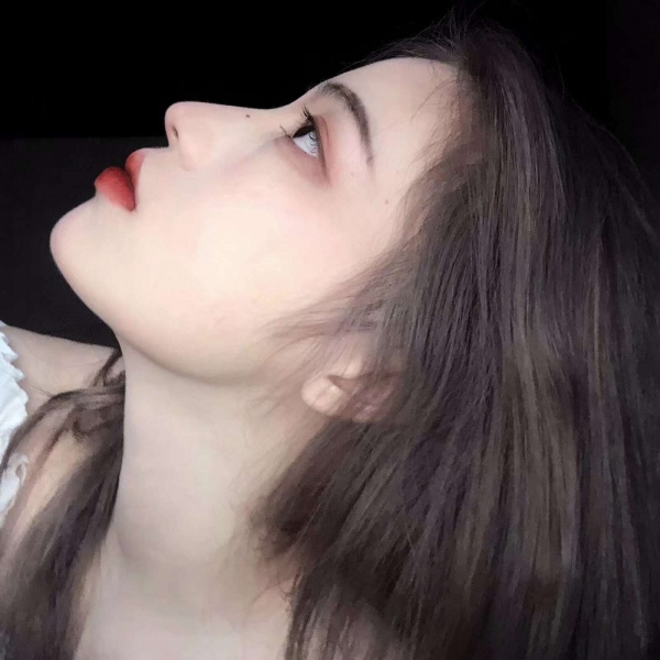季清（微信气质女生头像）