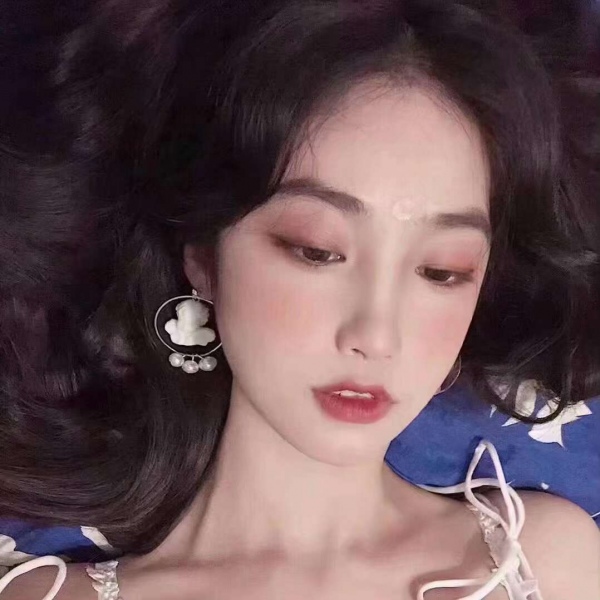 季清（微信气质女生头像）