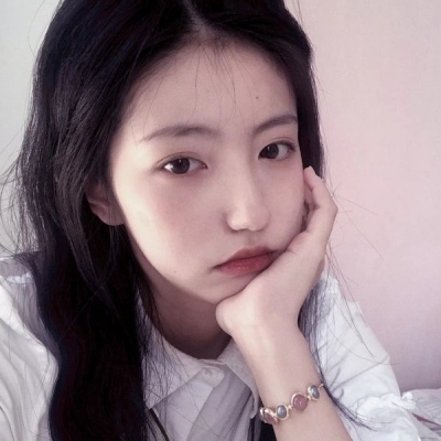 白灏宇:微信头像/女生/   懂我奇奇怪怪 陪我可可爱爱
