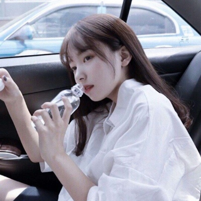 白灏宇:微信头像/女生/   懂我奇奇怪怪 陪我可可爱爱