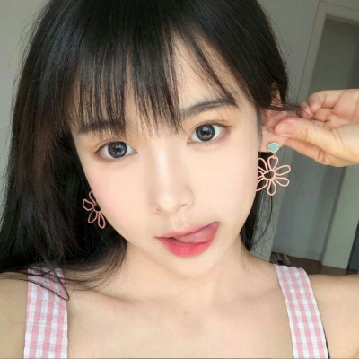 白灏宇:微信头像/女生/   懂我奇奇怪怪 陪我可可爱爱