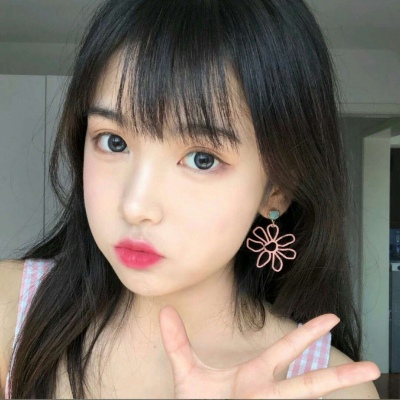 白灏宇:微信头像/女生/   懂我奇奇怪怪 陪我可可爱爱