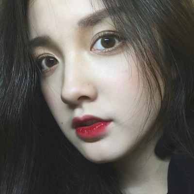 白灏宇:微信头像/女生/   懂我奇奇怪怪 陪我可可爱爱