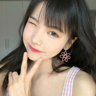白灏宇:微信头像/女生/   懂我奇奇怪怪 陪我可可爱爱