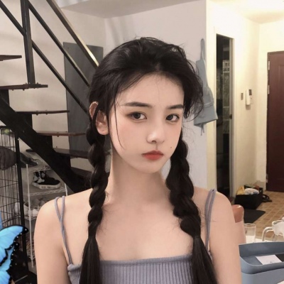溺毙:微信头像女生气质淡雅.沉迷于裙下 迷醉于你身