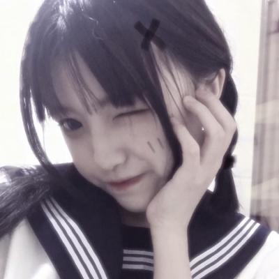 白灏宇:微信头像/女生/    你踏万千星河而来 又乘舟奔赴远方.