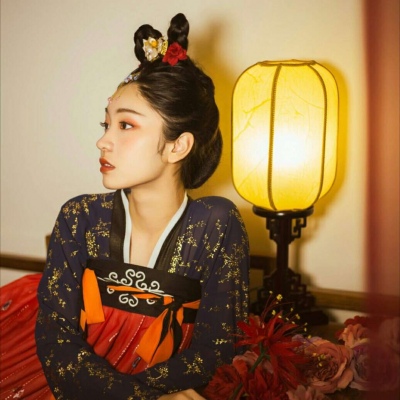 允言/魅力气质独特女生头像    阳光洒在沙滩和你