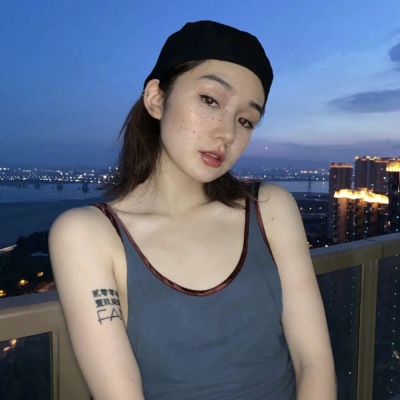 高冷女头（霸气 高冷 超酷）月牙儿