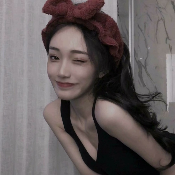 唯美三人行闺蜜团头/努力追上那个被赋予重望的自己.