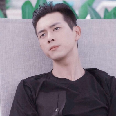 江奕/李现/李现穿西服/李现同款表情