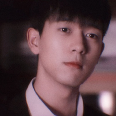 江奕/李现/李现穿西服/李现同款表情