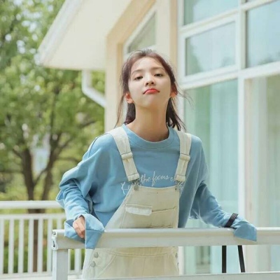 安奈 夏日小清新女头：别人走在路上 你走在我心上