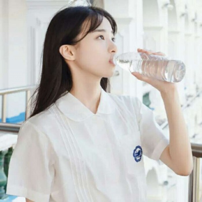 安奈 夏日小清新女头：别人走在路上 你走在我心上