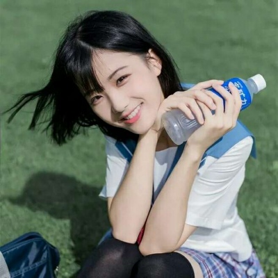 安奈 夏日小清新女头：别人走在路上 你走在我心上