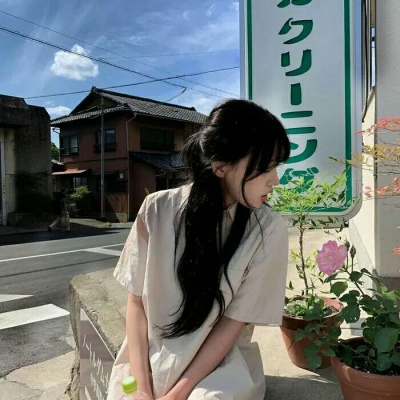 安奈 夏日小清新女头：别人走在路上 你走在我心上
