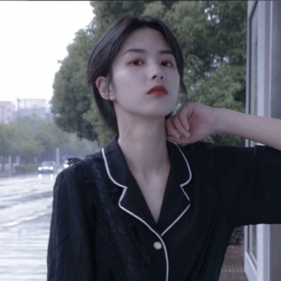 允言/可爱软妹微信女    你未必光芒万丈但始终温柔有光