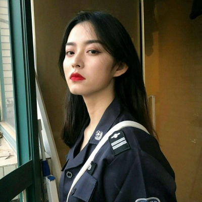 允言/可爱软妹微信女    你未必光芒万丈但始终温柔有光