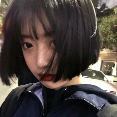 允言/可爱软妹微信女    你未必光芒万丈但始终温柔有光