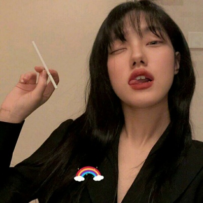 允言/可爱软妹微信女    你未必光芒万丈但始终温柔有光