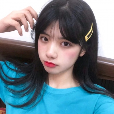 允言/可爱软妹微信女    你未必光芒万丈但始终温柔有光