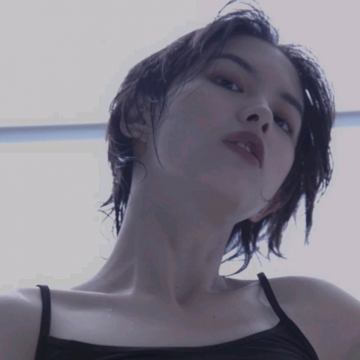 允言/可爱软妹微信女    你未必光芒万丈但始终温柔有光