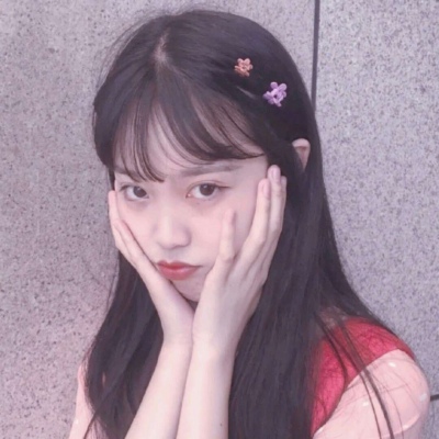 允言/可爱软妹微信女    你未必光芒万丈但始终温柔有光